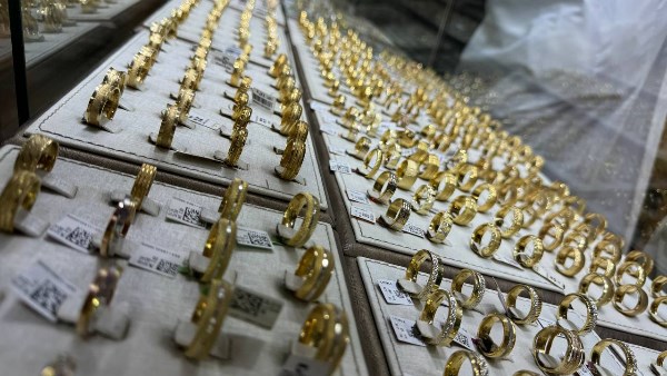 ارتفاع جديد في أسعار الذهب مساء اليوم الجمعة 10 أكتوبر 2025