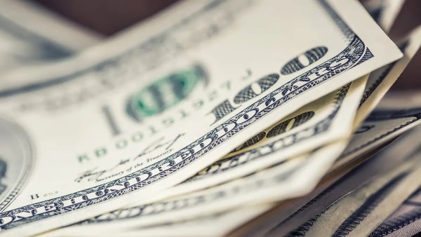 سعر الدولار مقابل العملات الأخرى اليوم 12 أكتوبر 2025