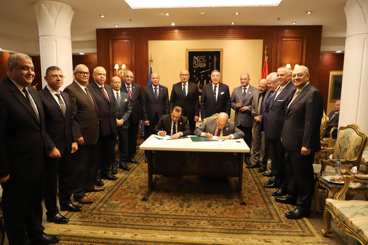 تبادل الدروع التذكارية