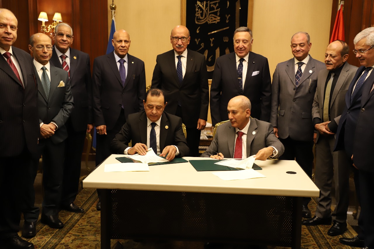 تبادل الدروع التذكارية