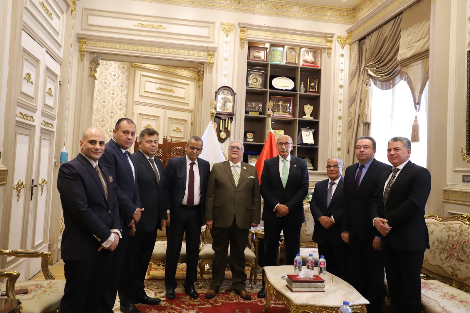 تبادل الدروع التذكارية