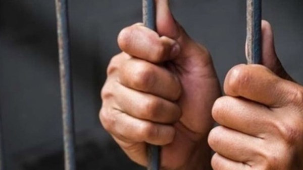 إحالة عاطل إلى المحكمة بتهمة قتل جاره في الأميرية