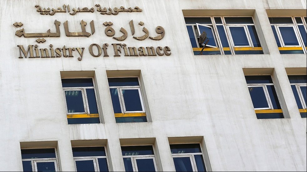 الحكومة تعلن عن استثمارات جديدة بقيمة 2.25 مليار دولار لتعزيز الاقتصاد