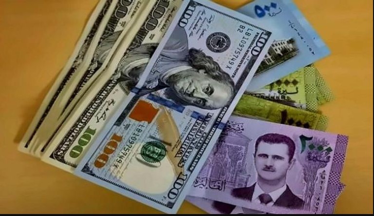 سعر الدولار اليوم يستقر امام الليرة السورية في السوق السوداء