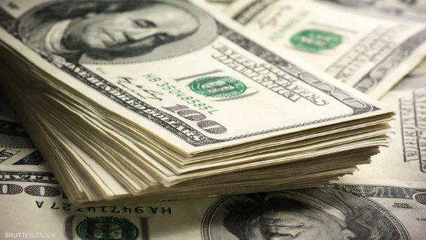 الرهان الكبير ضد الدولار يتحول إلى كابوس للمستثمرين