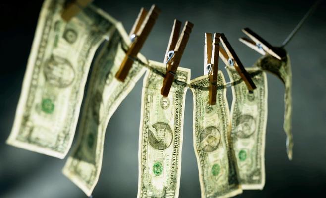 تاجر سلاح يستثمر 45 مليون جنيه في شراء أراضٍ وعقارات