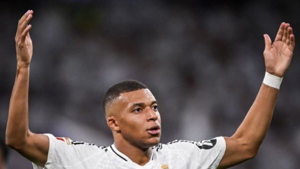 مبابي يغيب عن مباراة فرنسا أمام أيسلندا بسبب إصابة في الكاحل