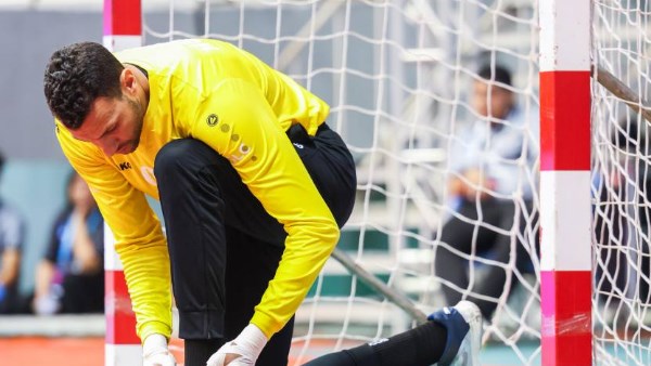 محمد إبراهيم يتوج بجائزة أفضل لاعب في مباراة الأهلي ضد ريد ستار الإيفواري