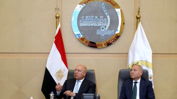 مكافأة خاصة لعمال مصانع الأسمنت بمناسبة ذكرى نصر أكتوبر