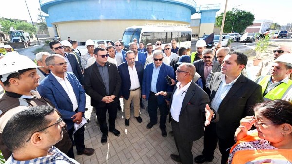 وزير الإسكان ومحافظ أسيوط يزوران توسعات محطة مياه أبوتيج لتعزيز الخدمات المائية