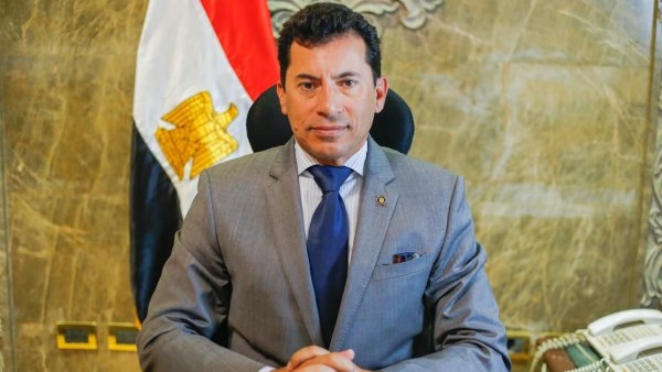 وزير الشباب والرياضة يراقب استعدادات الجمعية العمومية للنادي الأهلي
